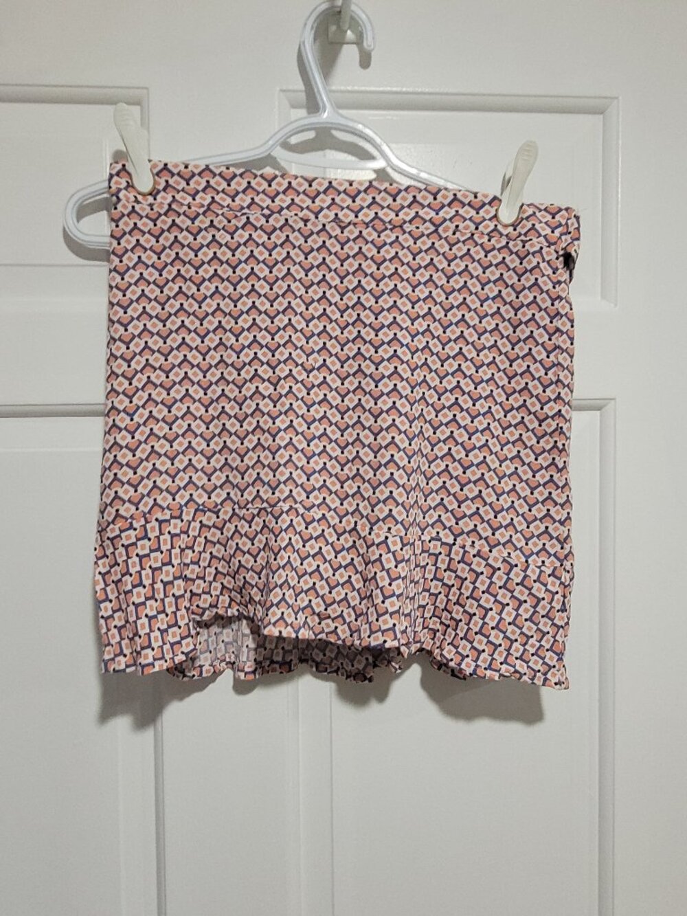 patterned short skirt with tie